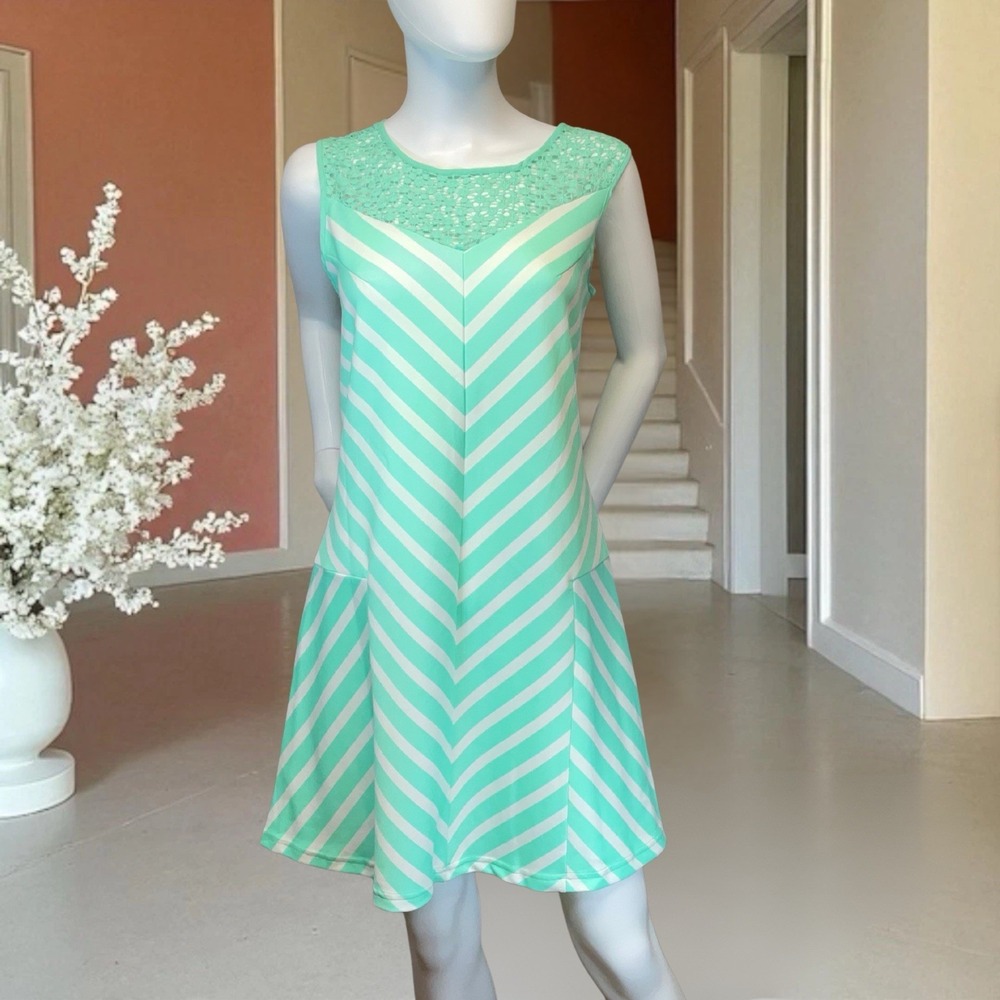 Russell Kemp Womens Size Medium Green Striped Sleeveless Crocheted Neckline NWT!